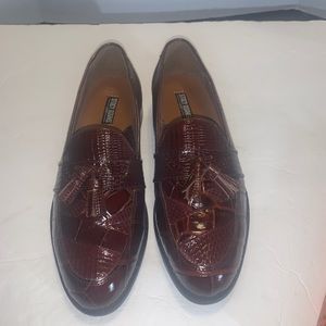 Stacy Adams genuine snake skin shoes. Like New!